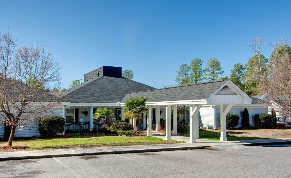 Exterior entrance of Jenni-Lynn Senior Living in West Columbia, SC