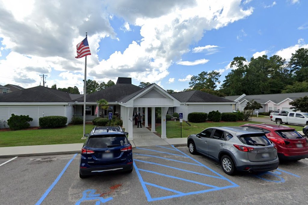 Front view of Jenni-Lynn Senior Living from Hook Avenue