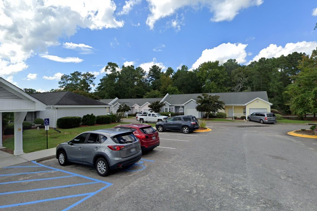 Front exterior, alternate angle at Jenni-Lynn Senior Living